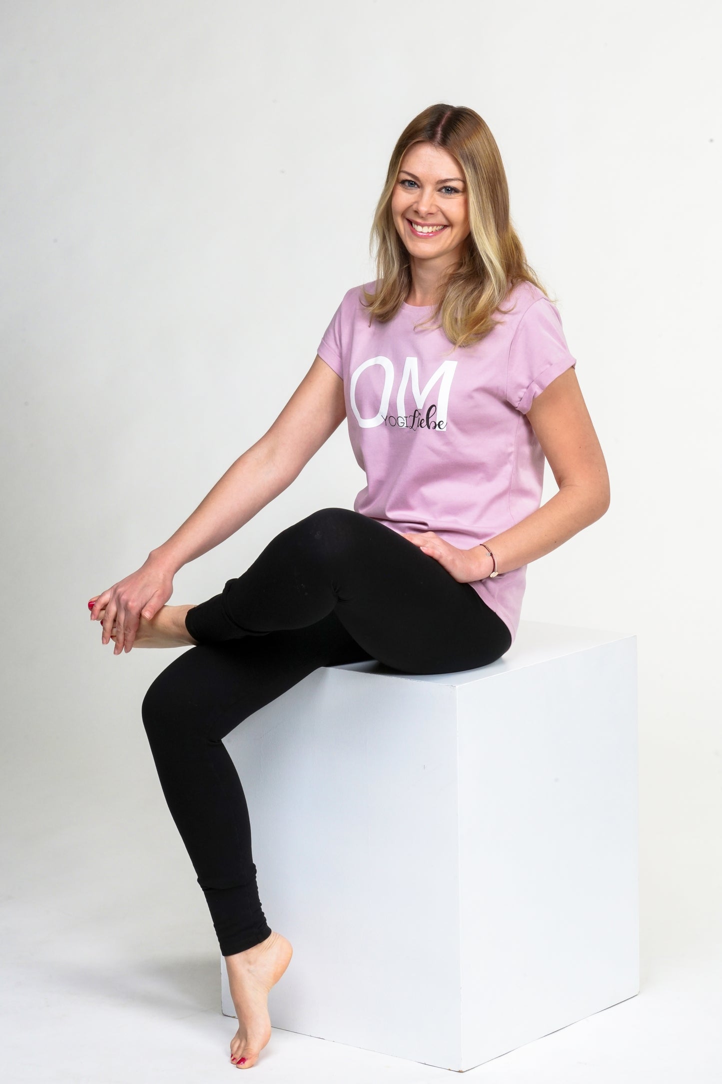 Baumwoll T Shirt mit OM-Print – dezent auf Herzhöhe für Yoga & Alltag.