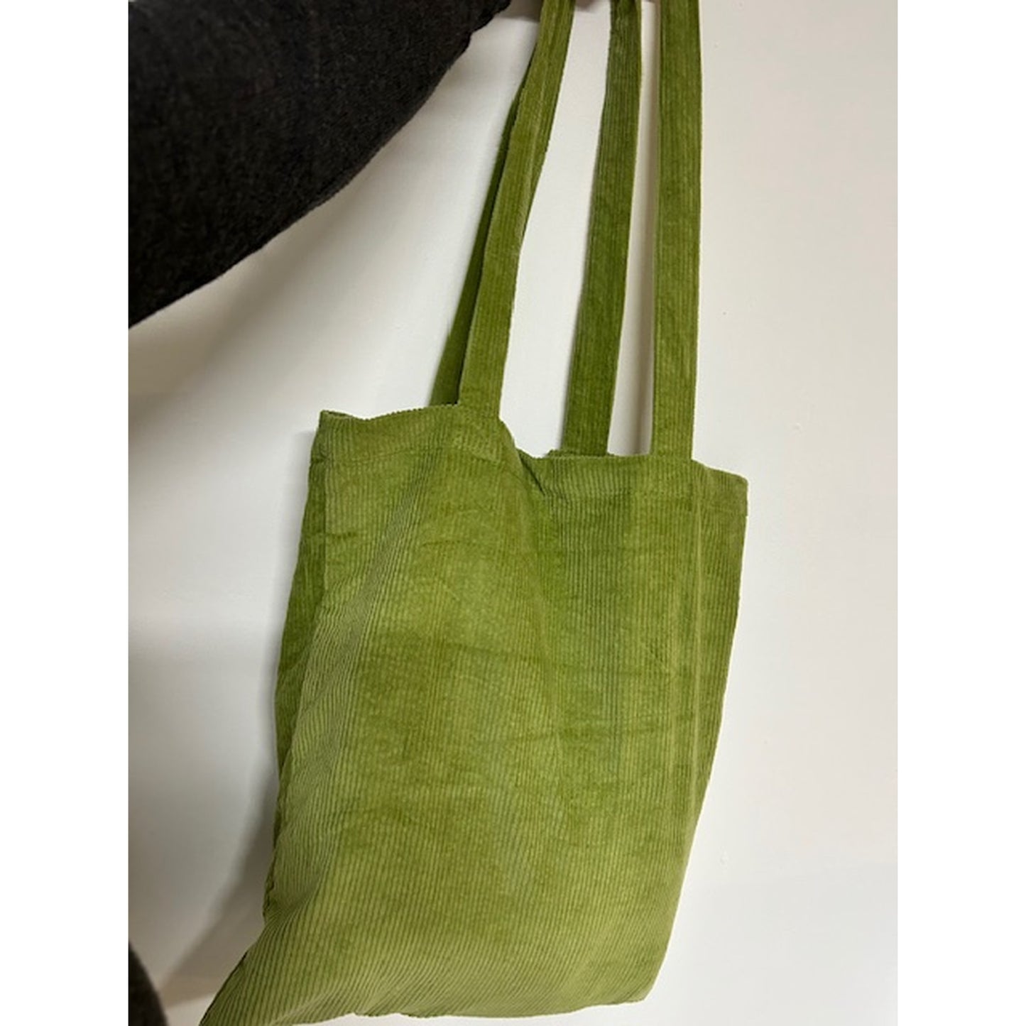 Crossbody Cord Bag mit Innentasche – Slow Fashion-grün