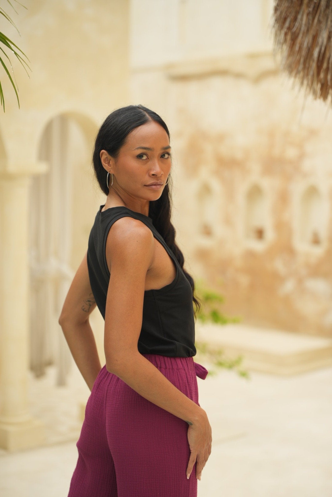 Fließende Musselin Hose Damen Berry aus Bio-Baumwolle für Yoga und Alltag