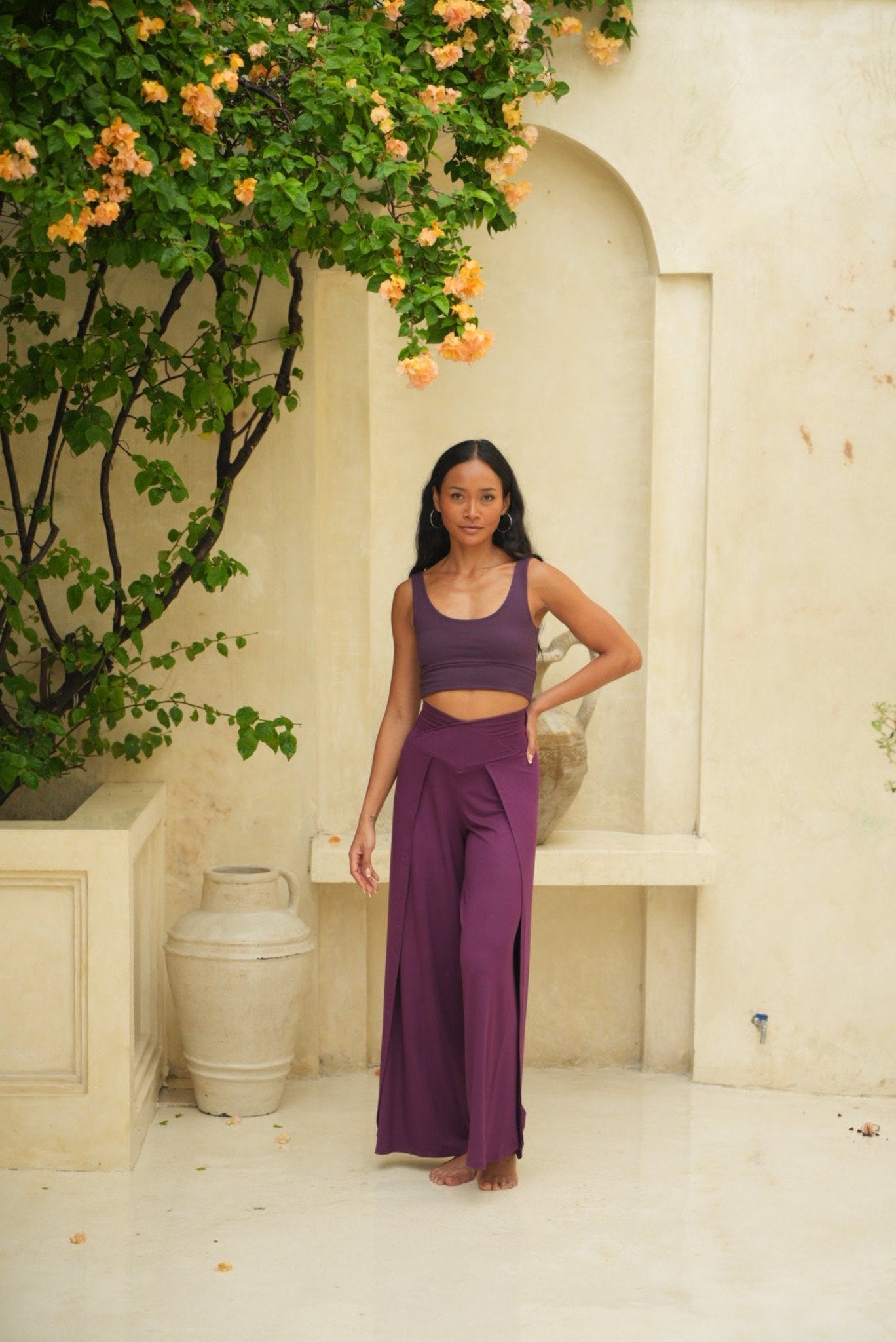 Damen Yogahose Lakshmi New Fit berry fließend weich für Yoga und Meditation