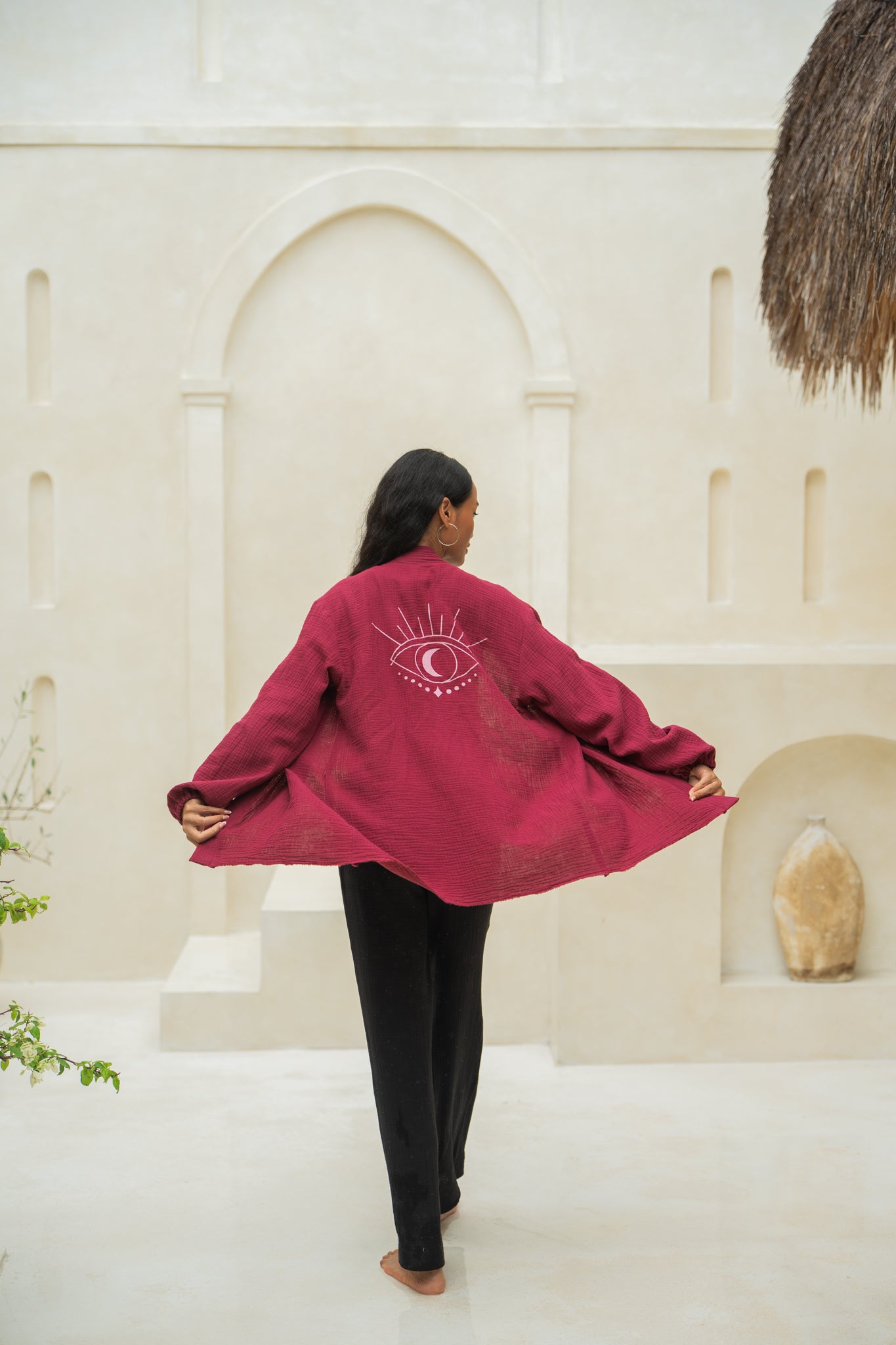 Oversize Musselinbluse Prema Hibiskus aus der YogiLiebe Soul-Kollektion
