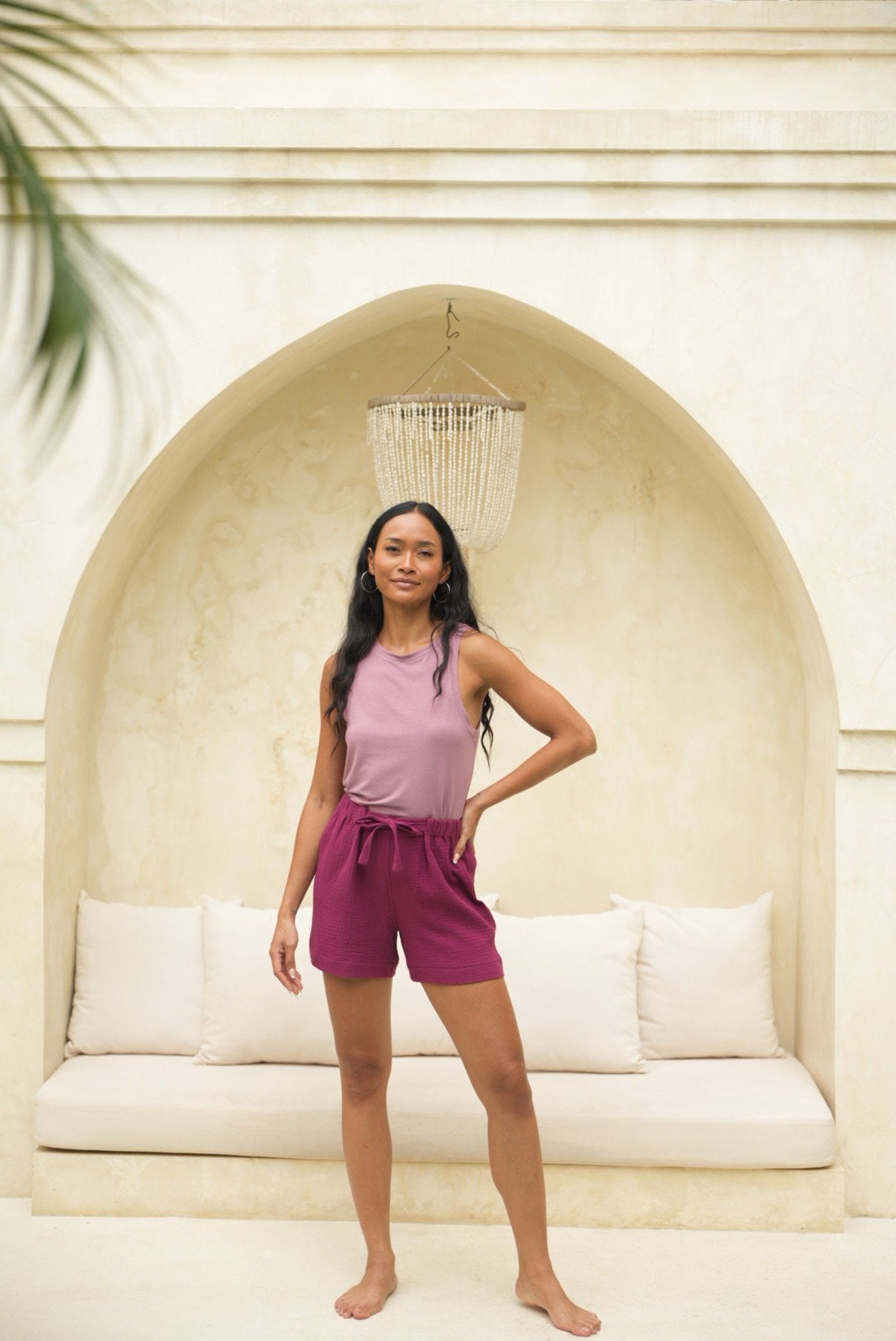 Nachhaltige Damen Shorts Hibiskus aus Bio-Baumwolle – YogiLiebe