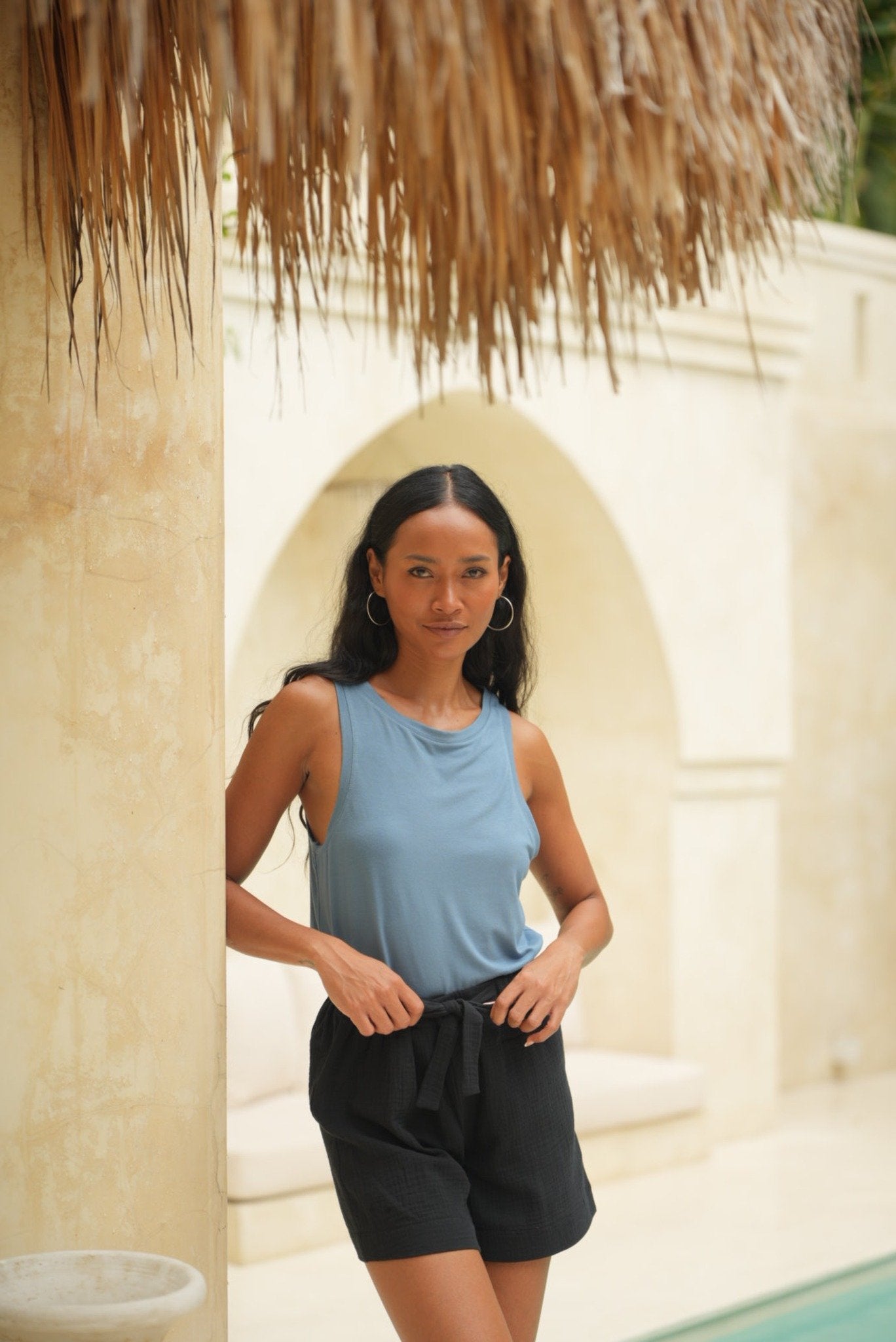 Nachhaltige Damen Shorts schwarz aus Musselin Bio-Baumwolle – YogiLiebe